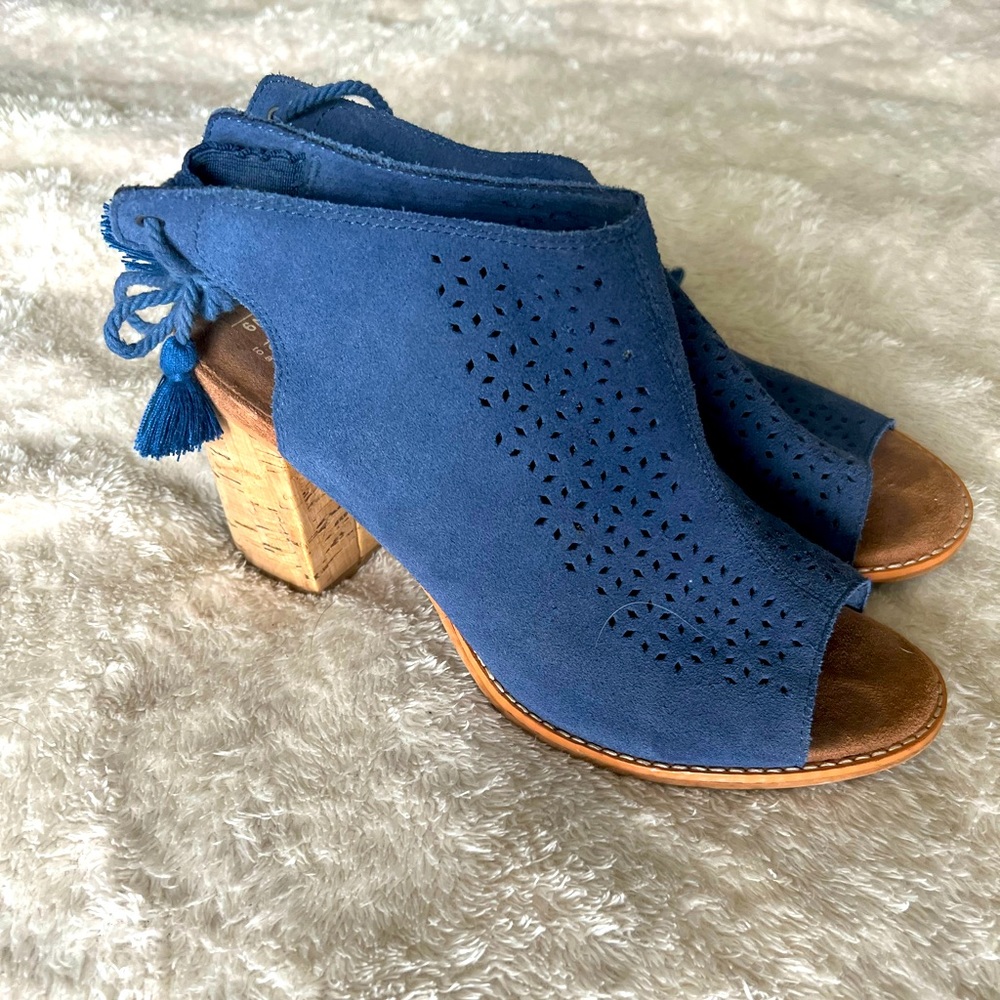TOMS Heels